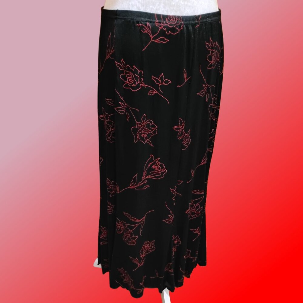 Women's Black Maxi Skirt Red Floral Pattern